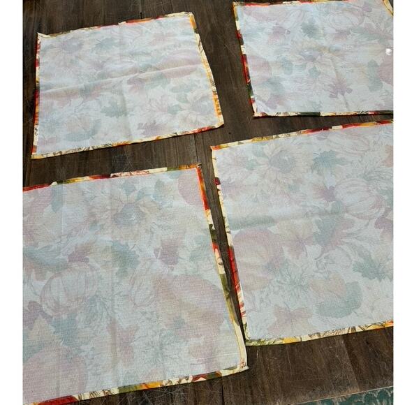 Set Of 4 Fall Napkins ,17x 17, Looks new but no tags - Picture 8 of 11